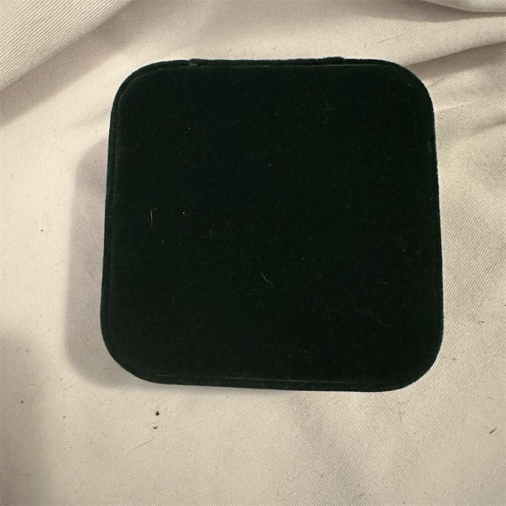Elegant Green Velvet Jewelry Box with Mirror & Compartments - Standard Size
